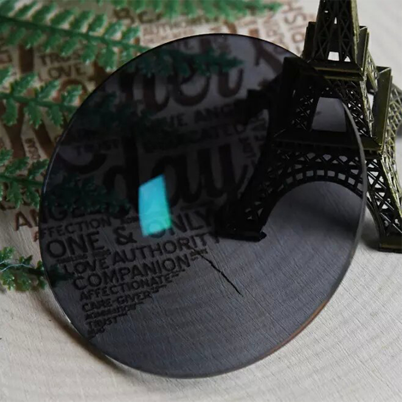 1,60 halvferdig fotokromisk enkeltsynsobjektiv